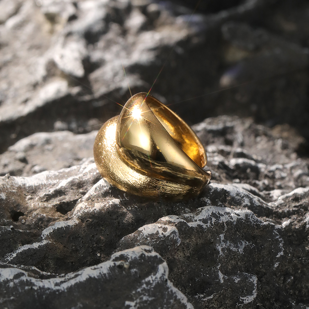 Anillo statement curvado bicolor - 2